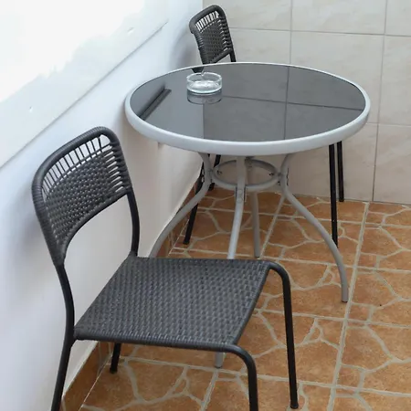 Airport Apartment