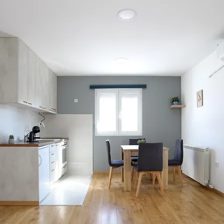 Appartamento Airport *